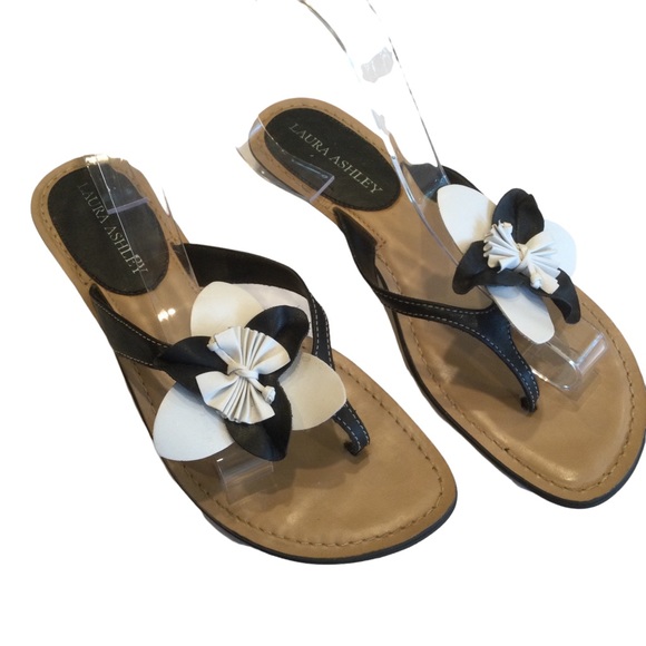 Laura Ashley Black & White Thong Sandal Size 7.5 - Picture 2 of 8